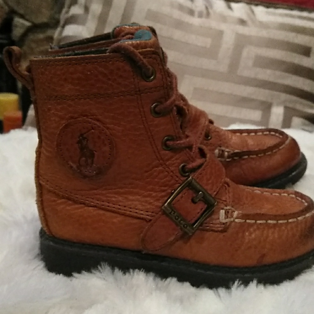 Ralph Lauren Polo boots size 9,(child)